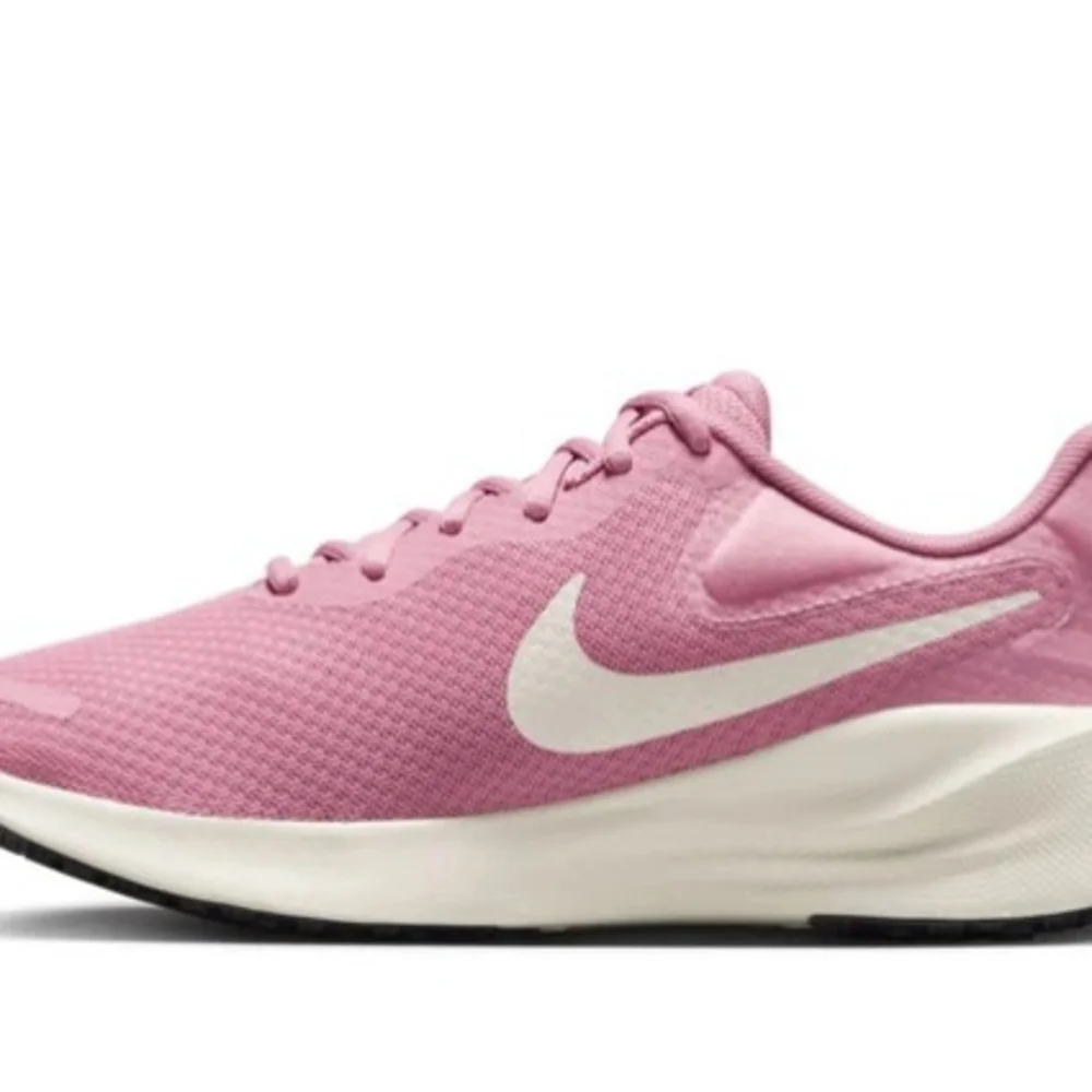 Nike Revolution 7 Women's Pink Athletic Shoes - Picture 2 of 9